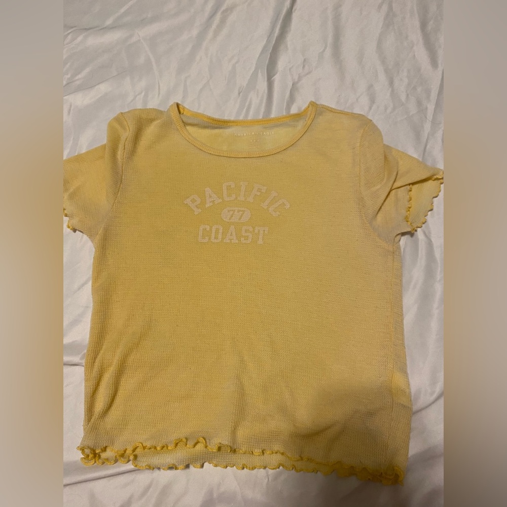 never worn yellow crop top from american eagle size medium